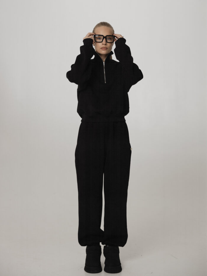 BLACK JOGGERS