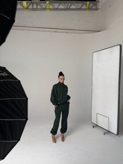 VINTAGE GREEN RAGLAN ZIP SWEAT - Image 3