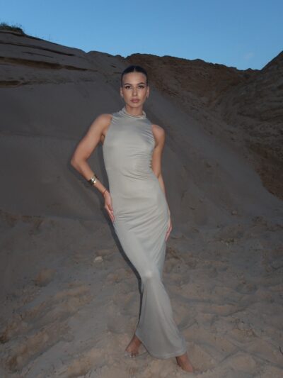 SAUDI DRESS IN WOOD BEIGE - Image 4
