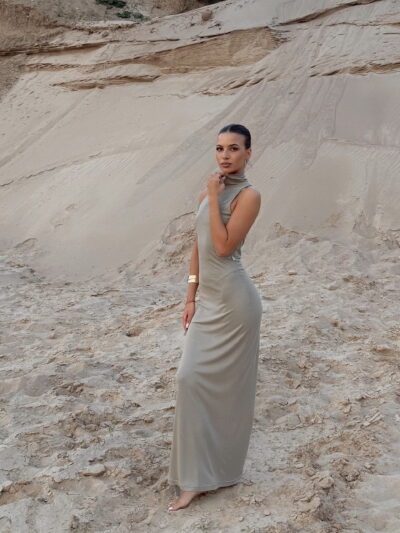 SAUDI DRESS IN WOOD BEIGE - Image 3